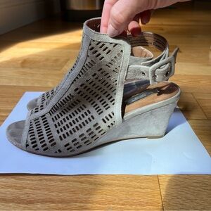 Halogen Rosina Laser Cut Wedge Sandal - Size 6 Taupe